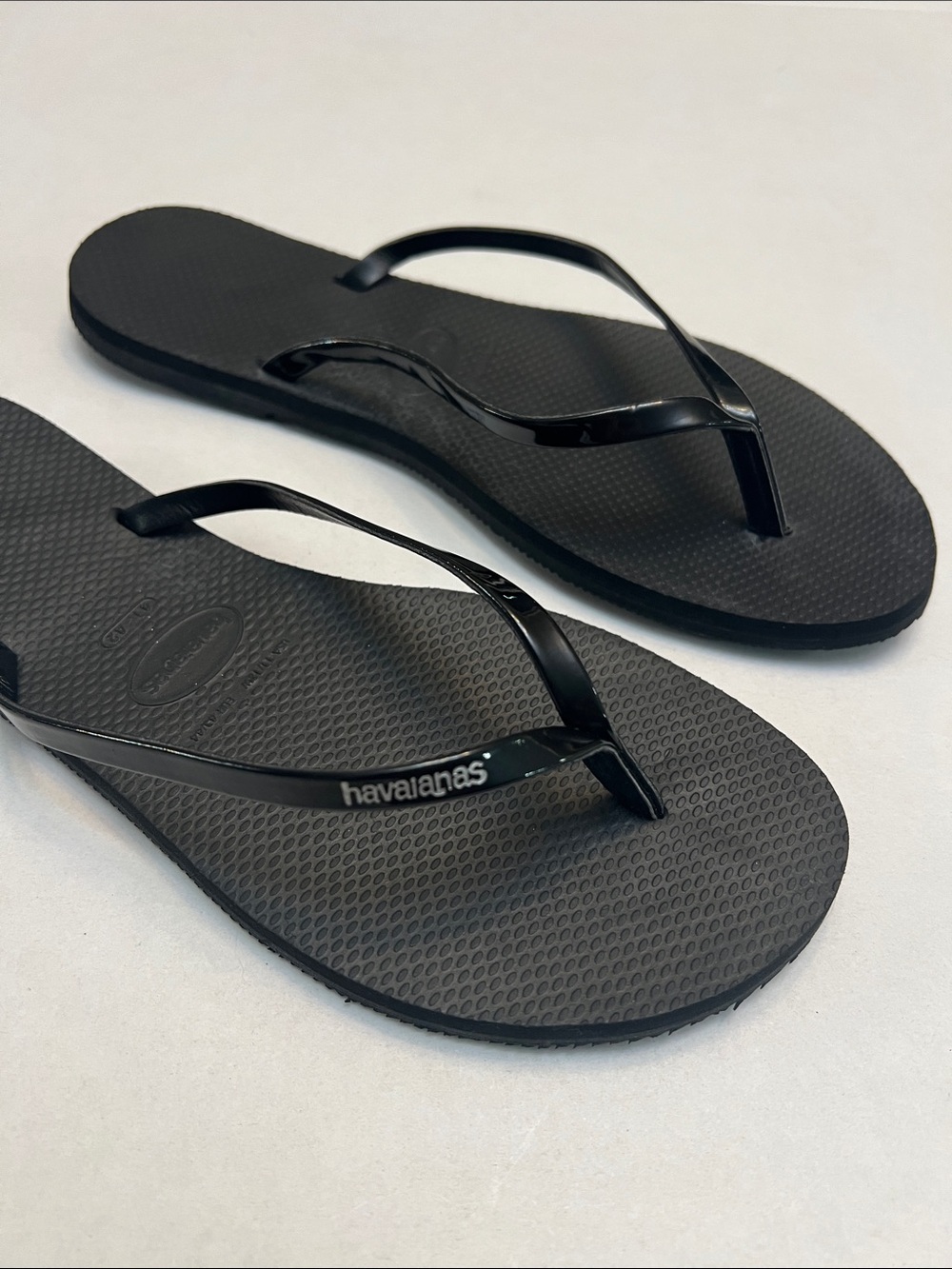 HAVAIANAS BLACK SLIM STRAP FLIP FLOP FLATS SIZE 11/12 WOMENS - Picture 2 of 9